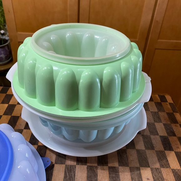 TUPPERWARE JELLO MOLD RINGS PRICE IS EACH - Picture 4 of 7